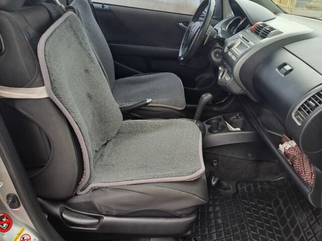 Серый Хонда Джаз, объемом двигателя 1.3 л и пробегом 208 тыс. км за 4000 $, фото 6 на Automoto.ua