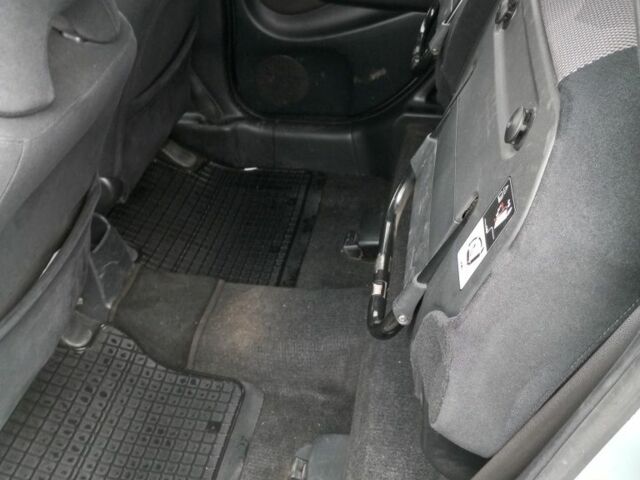 Серый Хонда Джаз, объемом двигателя 1.3 л и пробегом 325 тыс. км за 5000 $, фото 5 на Automoto.ua