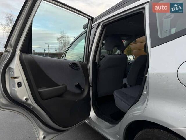 Сірий Хонда Джаз, об'ємом двигуна 0 л та пробігом 174 тис. км за 5600 $, фото 30 на Automoto.ua