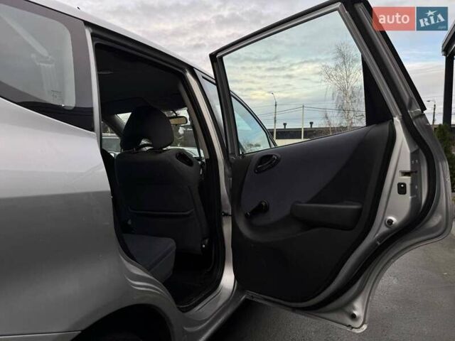 Сірий Хонда Джаз, об'ємом двигуна 0 л та пробігом 174 тис. км за 5600 $, фото 34 на Automoto.ua