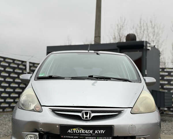 Сірий Хонда Джаз, об'ємом двигуна 1.34 л та пробігом 204 тис. км за 3450 $, фото 5 на Automoto.ua