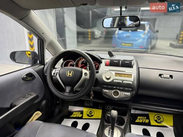 Хонда Джаз 2007 в Черновцах на Automoto.ua Серый Хонда Джаз, объемом двигателя 1.34 л и пробегом 227 тыс. км за 5800 $, фото 11 на Automoto.ua
