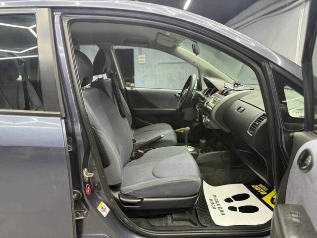 Хонда Джаз 2007 в Черновцах на Automoto.ua Серый Хонда Джаз, объемом двигателя 1.4 л и пробегом 227 тыс. км за 5800 $, фото 8 на Automoto.ua