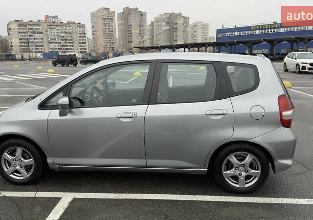 Серый Хонда Джаз, объемом двигателя 1.34 л и пробегом 205 тыс. км за 4500 $, фото 10 на Automoto.ua