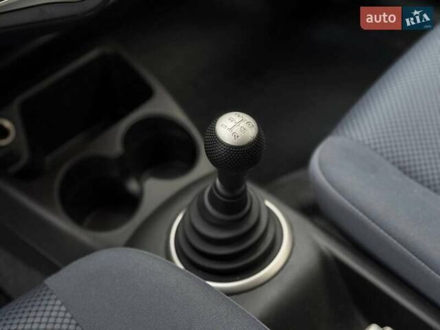 Сірий Хонда Джаз, об'ємом двигуна 0 л та пробігом 174 тис. км за 5600 $, фото 29 на Automoto.ua