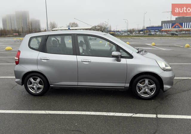 Серый Хонда Джаз, объемом двигателя 1.34 л и пробегом 205 тыс. км за 4500 $, фото 12 на Automoto.ua