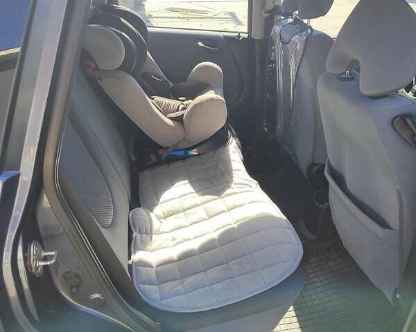 Сірий Хонда Джаз, об'ємом двигуна 1.34 л та пробігом 225 тис. км за 5300 $, фото 5 на Automoto.ua