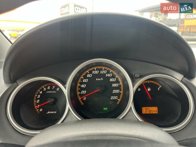 Серый Хонда Джаз, объемом двигателя 1.34 л и пробегом 218 тыс. км за 3990 $, фото 12 на Automoto.ua