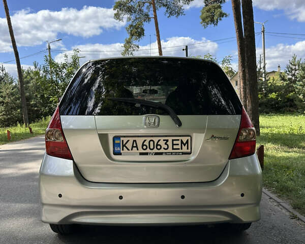 Серый Хонда Джаз, объемом двигателя 1.34 л и пробегом 173 тыс. км за 5900 $, фото 4 на Automoto.ua