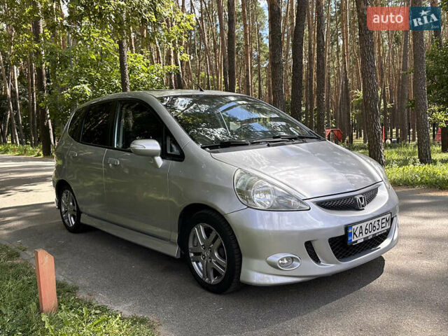 Серый Хонда Джаз, объемом двигателя 1.34 л и пробегом 173 тыс. км за 5900 $, фото 6 на Automoto.ua