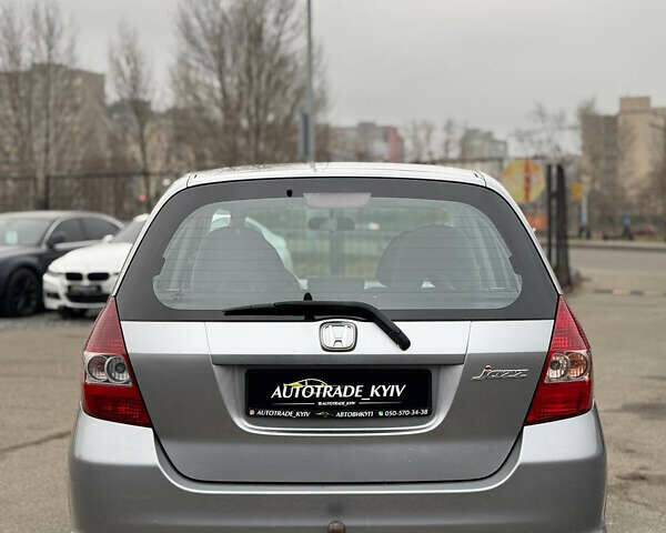 Сірий Хонда Джаз, об'ємом двигуна 1.34 л та пробігом 204 тис. км за 3450 $, фото 3 на Automoto.ua