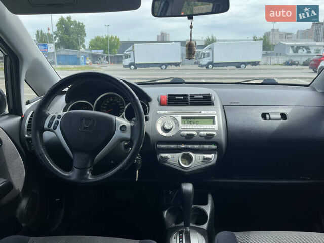 Серый Хонда Джаз, объемом двигателя 1.34 л и пробегом 184 тыс. км за 6500 $, фото 11 на Automoto.ua
