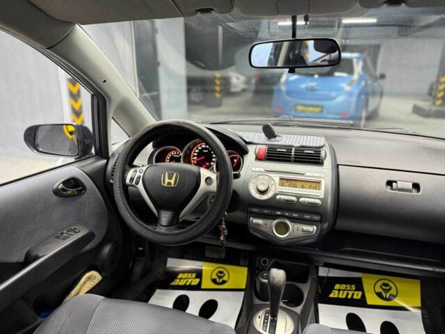 Хонда Джаз 2007 в Черновцах на Automoto.ua Серый Хонда Джаз, объемом двигателя 1.4 л и пробегом 227 тыс. км за 5800 $, фото 11 на Automoto.ua