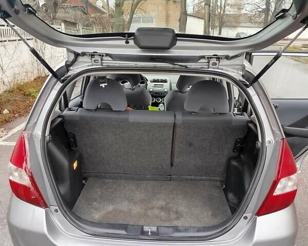 Сірий Хонда Джаз, об'ємом двигуна 1.25 л та пробігом 269 тис. км за 4100 $, фото 26 на Automoto.ua