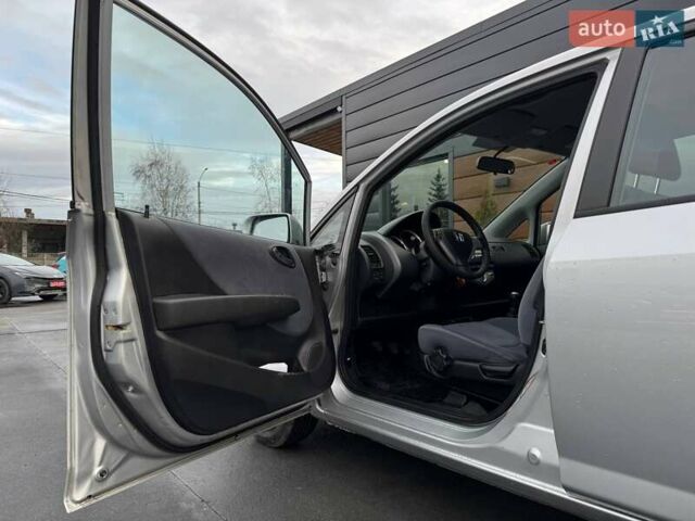 Сірий Хонда Джаз, об'ємом двигуна 0 л та пробігом 174 тис. км за 5600 $, фото 14 на Automoto.ua