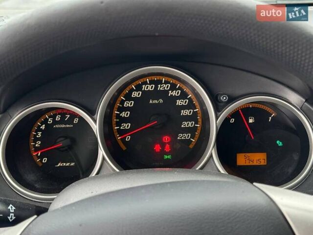 Сірий Хонда Джаз, об'ємом двигуна 0 л та пробігом 174 тис. км за 5600 $, фото 22 на Automoto.ua
