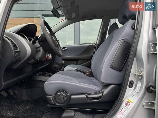 Сірий Хонда Джаз, об'ємом двигуна 0 л та пробігом 174 тис. км за 5600 $, фото 18 на Automoto.ua