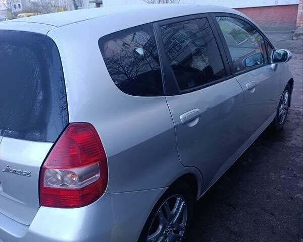 Серый Хонда Джаз, объемом двигателя 1.3 л и пробегом 200 тыс. км за 5500 $, фото 4 на Automoto.ua