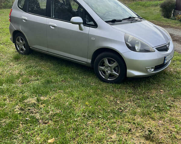 Серый Хонда Джаз, объемом двигателя 1.25 л и пробегом 195 тыс. км за 6500 $, фото 2 на Automoto.ua