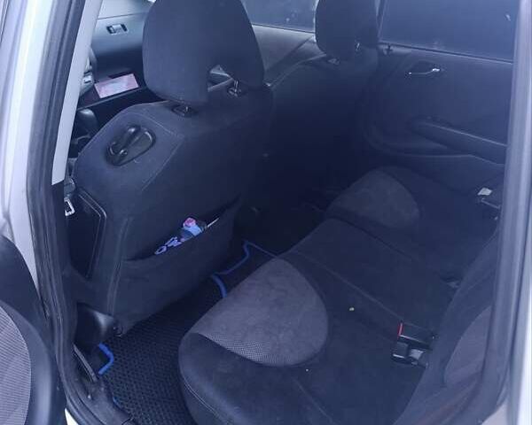 Серый Хонда Джаз, объемом двигателя 1.3 л и пробегом 200 тыс. км за 5500 $, фото 8 на Automoto.ua