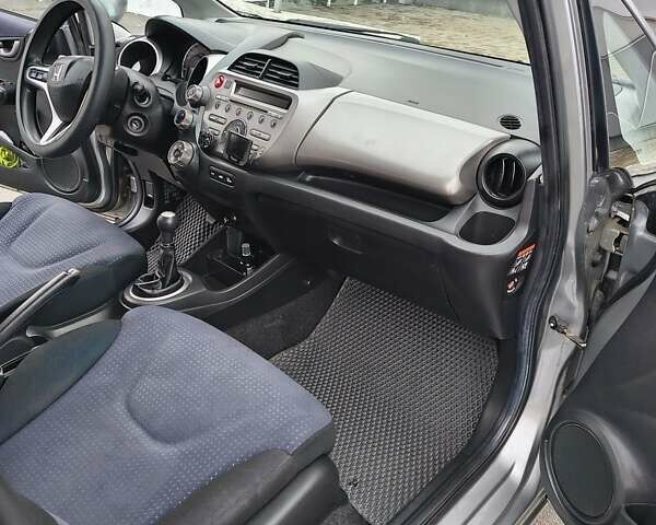 Сірий Хонда Джаз, об'ємом двигуна 1.2 л та пробігом 230 тис. км за 5000 $, фото 24 на Automoto.ua