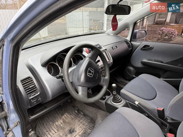 Синий Хонда Джаз, объемом двигателя 1.34 л и пробегом 280 тыс. км за 3000 $, фото 5 на Automoto.ua