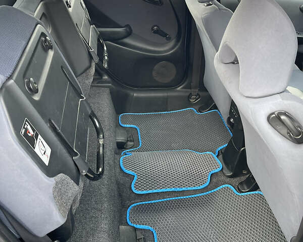 Синий Хонда Джаз, объемом двигателя 1.25 л и пробегом 257 тыс. км за 3500 $, фото 18 на Automoto.ua