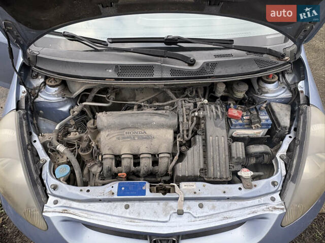 Синий Хонда Джаз, объемом двигателя 1.34 л и пробегом 280 тыс. км за 3000 $, фото 4 на Automoto.ua
