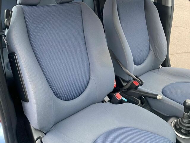 Синій Хонда Джаз, об'ємом двигуна 1.4 л та пробігом 183 тис. км за 2499 $, фото 16 на Automoto.ua