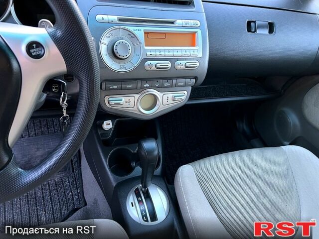 Синий Хонда Джаз, объемом двигателя 1.3 л и пробегом 105 тыс. км за 3800 $, фото 5 на Automoto.ua