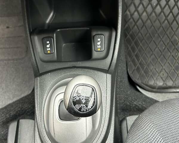 Синий Хонда Джаз, объемом двигателя 1.4 л и пробегом 202 тыс. км за 6200 $, фото 24 на Automoto.ua