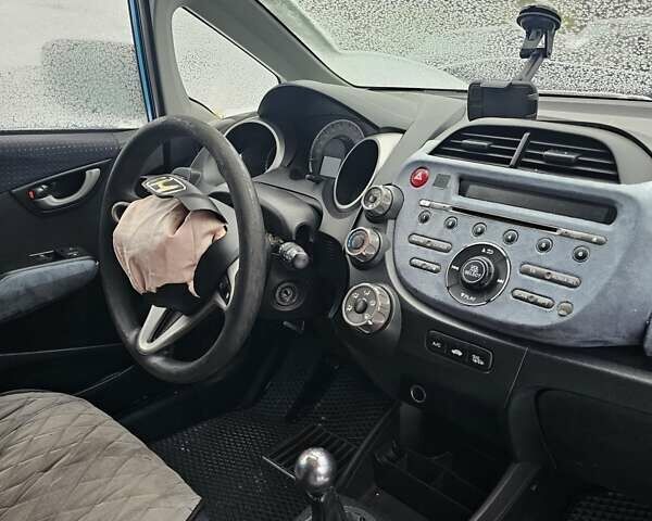 Синий Хонда Джаз, объемом двигателя 1.2 л и пробегом 200 тыс. км за 2400 $, фото 15 на Automoto.ua