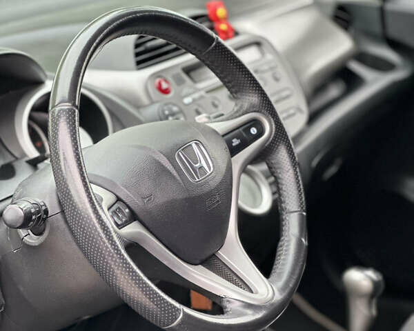 Синий Хонда Джаз, объемом двигателя 1.34 л и пробегом 251 тыс. км за 7500 $, фото 6 на Automoto.ua