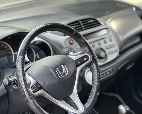 Синий Хонда Джаз, объемом двигателя 1.34 л и пробегом 252 тыс. км за 5300 $, фото 19 на Automoto.ua