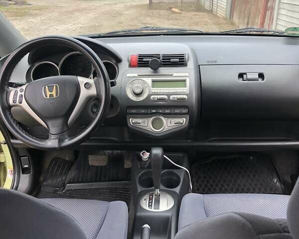 Зелений Хонда Джаз, об'ємом двигуна 1.34 л та пробігом 228 тис. км за 4500 $, фото 2 на Automoto.ua