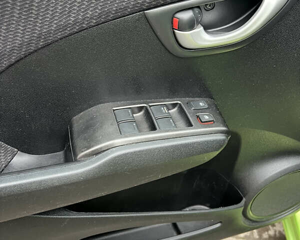 Зеленый Хонда Джаз, объемом двигателя 1.34 л и пробегом 186 тыс. км за 8300 $, фото 10 на Automoto.ua