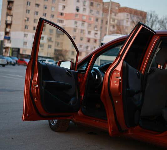 Помаранчевий Хонда Джаз, об'ємом двигуна 1.4 л та пробігом 169 тис. км за 5800 $, фото 3 на Automoto.ua