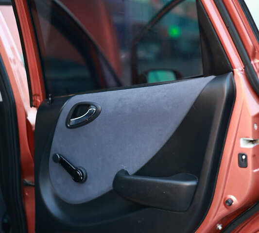 Помаранчевий Хонда Джаз, об'ємом двигуна 1.4 л та пробігом 169 тис. км за 5800 $, фото 36 на Automoto.ua