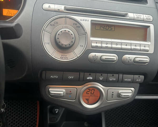 Оранжевый Хонда Джаз, объемом двигателя 1.4 л и пробегом 225 тыс. км за 4500 $, фото 7 на Automoto.ua