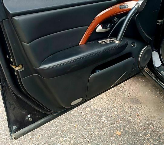 Черный Хонда Легенд, объемом двигателя 3.5 л и пробегом 236 тыс. км за 10111 $, фото 9 на Automoto.ua