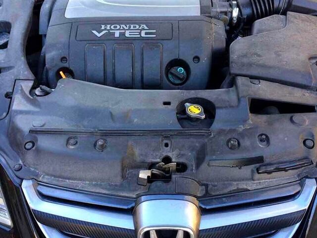 Черный Хонда Легенд, объемом двигателя 3.5 л и пробегом 236 тыс. км за 10111 $, фото 2 на Automoto.ua