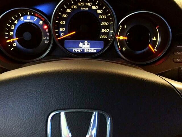 Черный Хонда Легенд, объемом двигателя 3.5 л и пробегом 236 тыс. км за 10111 $, фото 4 на Automoto.ua