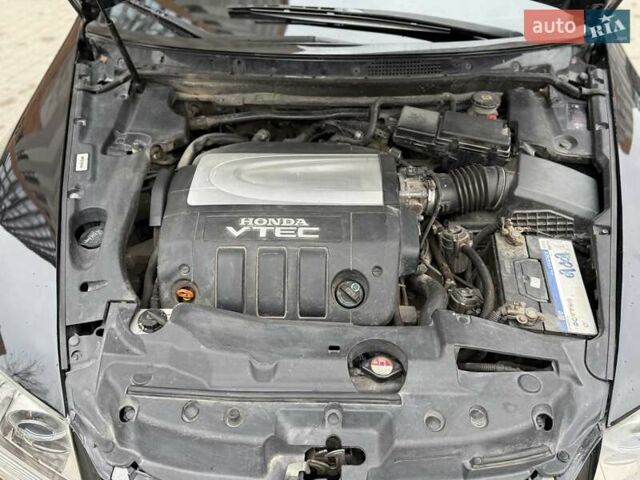 Черный Хонда Легенд, объемом двигателя 3.47 л и пробегом 225 тыс. км за 6650 $, фото 19 на Automoto.ua
