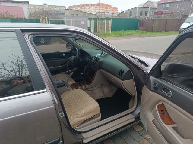 Коричневый Хонда Легенд, объемом двигателя 3.2 л и пробегом 200 тыс. км за 5500 $, фото 6 на Automoto.ua