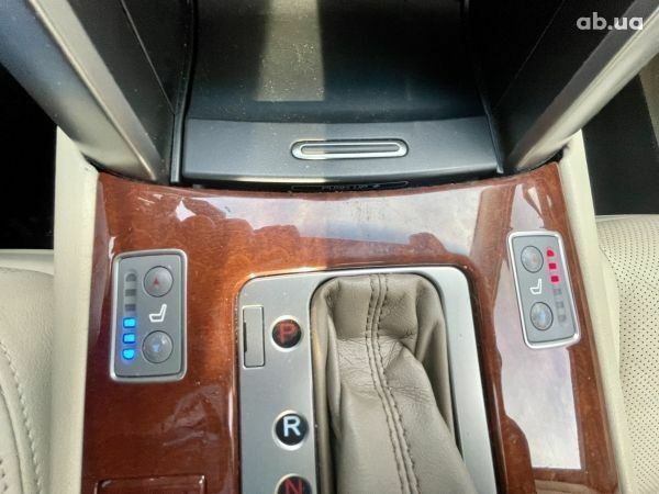 Красный Хонда Легенд, объемом двигателя 3.7 л и пробегом 180 тыс. км за 13700 $, фото 12 на Automoto.ua