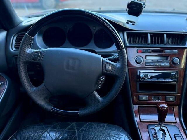 Серый Хонда Легенд, объемом двигателя 3.5 л и пробегом 300 тыс. км за 1950 $, фото 4 на Automoto.ua