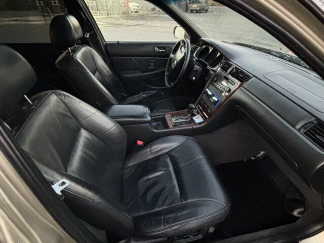 Серый Хонда Легенд, объемом двигателя 3.5 л и пробегом 350 тыс. км за 3500 $, фото 7 на Automoto.ua