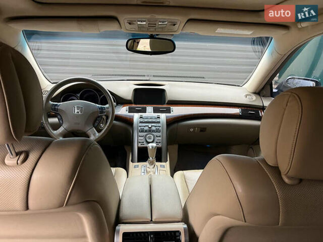 Серый Хонда Легенд, объемом двигателя 3.5 л и пробегом 390 тыс. км за 6700 $, фото 5 на Automoto.ua