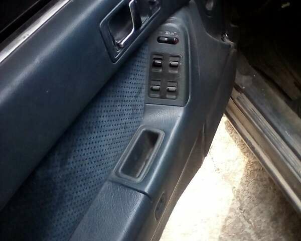 Синий Хонда Легенд, объемом двигателя 2.7 л и пробегом 200 тыс. км за 1500 $, фото 1 на Automoto.ua