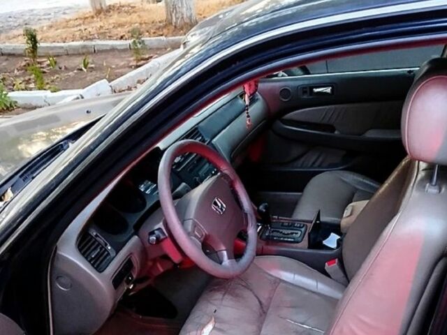 Синий Хонда Легенд, объемом двигателя 3.5 л и пробегом 170 тыс. км за 2600 $, фото 1 на Automoto.ua